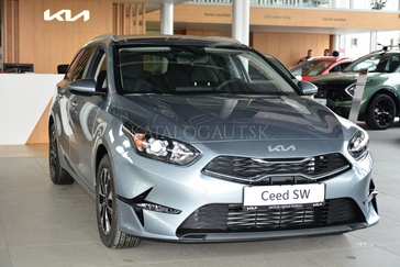 Fotografia Kia CEED SW 1,5 T-GDi M6 SILVER 103kW/140k