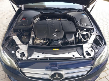 Fotografia Mercedes-Benz E 220 d 4MATIC kombi