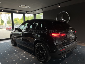 Fotografia Mercedes-Benz GLA 200 d 4MATIC