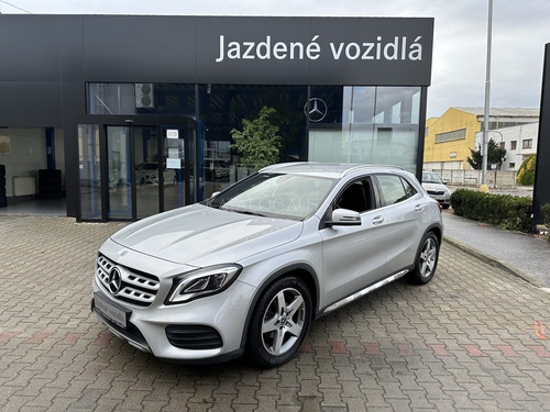 Fotografia Mercedes-Benz GLA 180