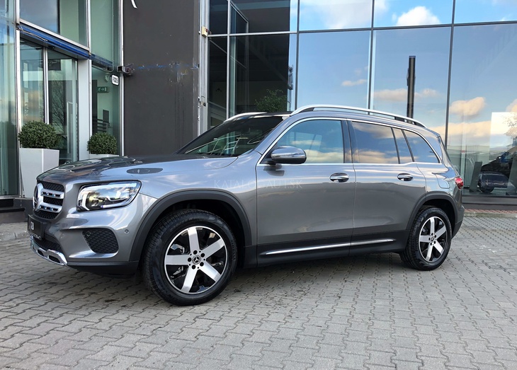 Fotografia Mercedes-Benz GLB 200 d 4MATIC