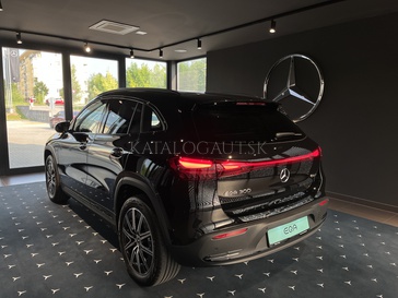 Fotografia Mercedes-Benz EQA 300 4MATIC