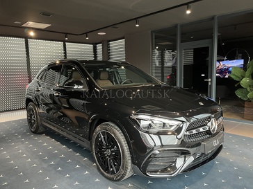 Fotografia Mercedes-Benz GLA 220 4MATIC