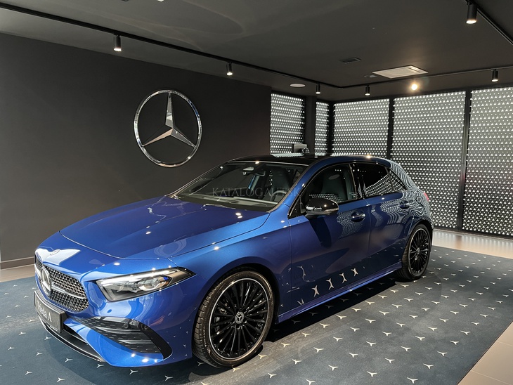 Fotografia Mercedes-Benz A 180 hatchback