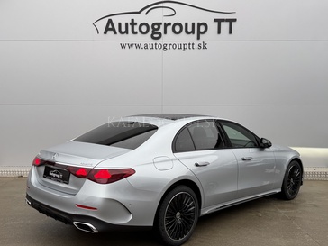 Fotografia Mercedes-Benz E 450 4MATIC sedan