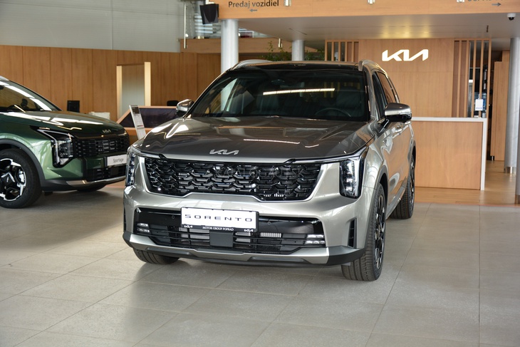 Fotografia Kia SORENTO 2,2 CRDi A8 DCT AWD PLATINUM 5P 142kW/193k