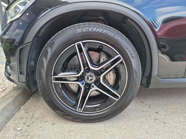 Fotografia Mercedes-Benz GLC 300 d 4MATIC