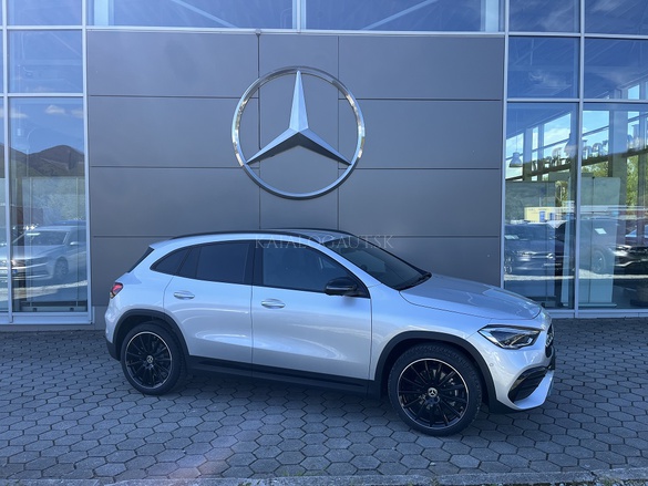 Fotografia Mercedes-Benz GLA 220 d 4MATIC