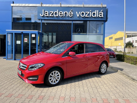 Fotografia Mercedes-Benz B 180
