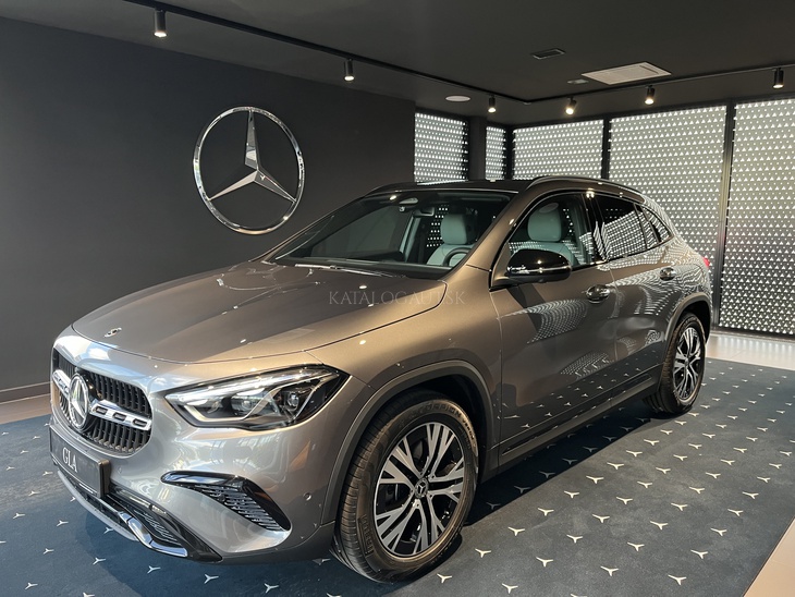 Fotografia Mercedes-Benz GLA 220 4MATIC