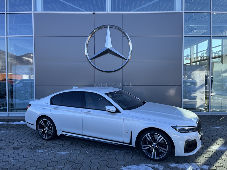 Fotografia BMW 750i xDrive