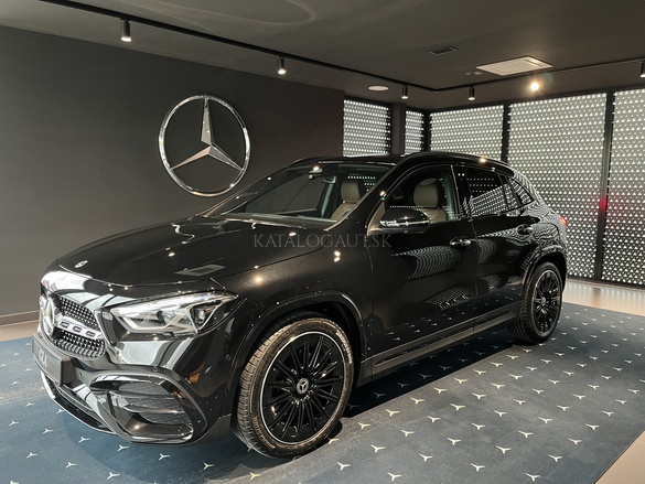 Fotografia Mercedes-Benz GLA 220 4MATIC