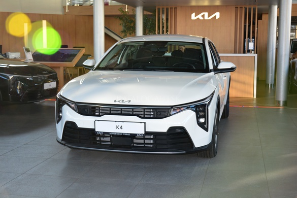 Fotografia Kia K4 1,0 T-GDi 7DCT SILVER 84kW/115k