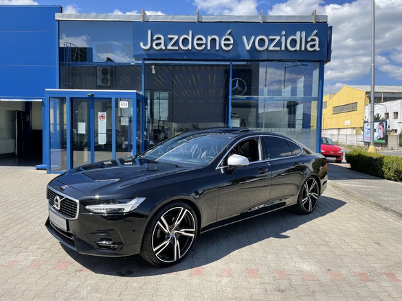 Fotografia Volvo S90 D5 AWD R-DESIGN