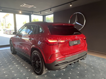 Fotografia Mercedes-Benz GLA 200 d 4MATIC