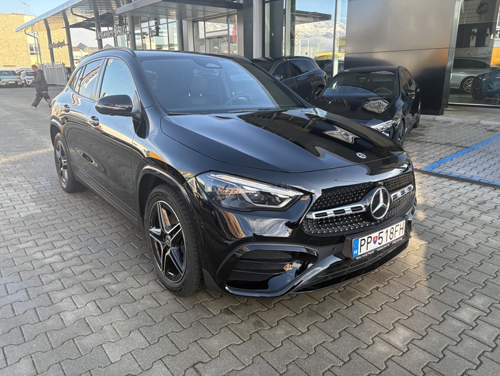 Fotografia Mercedes-Benz GLA 220 4MATIC