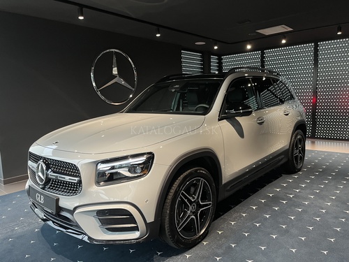 Fotografia Mercedes-Benz GLB 220 d 4 MATIC
