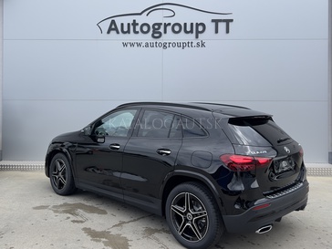 Fotografia Mercedes-Benz GLA 220 4MATIC
