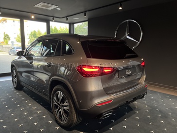 Fotografia Mercedes-Benz GLA 220 4MATIC