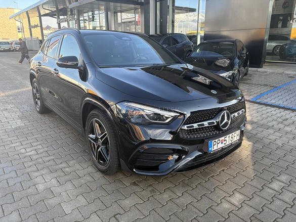 Fotografia Mercedes-Benz GLA 220 4MATIC
