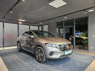 Fotografia Mercedes-Benz EQA 300 4MATIC