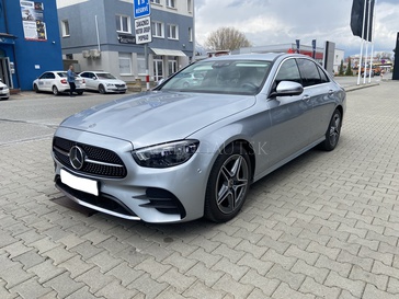 Fotografia Mercedes-Benz E 220 d 4MATIC sedan