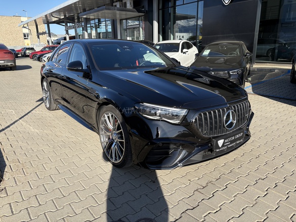 Fotografia Mercedes-Benz E 53 AMG Hybrid 4M+ sedan